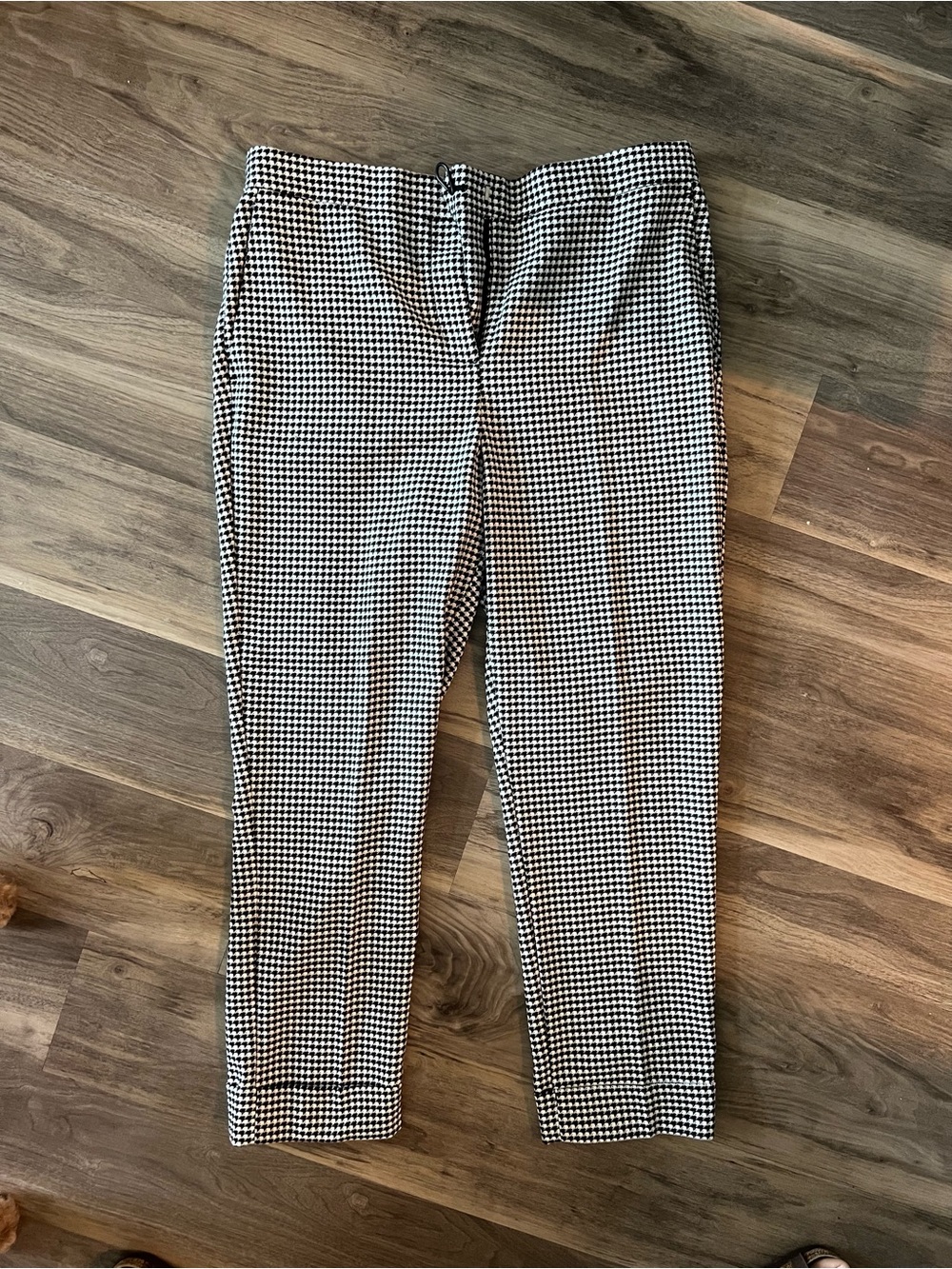 Ann Taylor Black & White Houndstooth Ankle Pants Like New